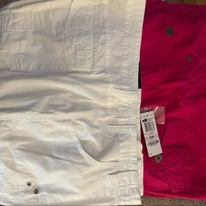 Style & Co Capris-2 pair-white & fuscia-Size 22-NWT